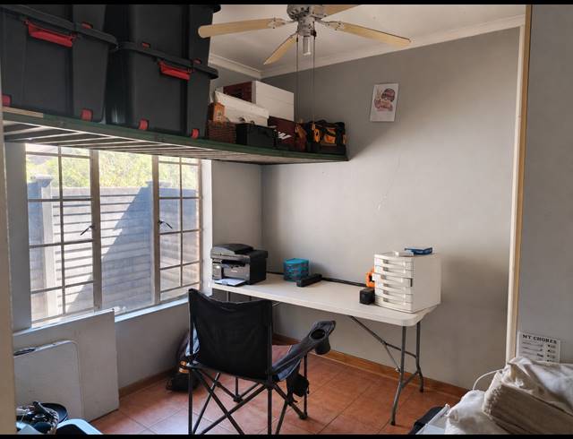 2 BEDROOM TOWNHOUSE FOR SALE IN OOS EINDE